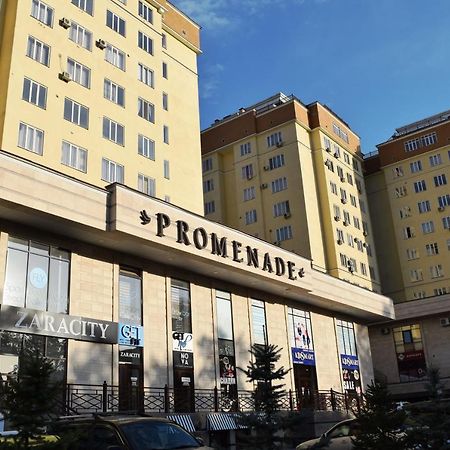 Yellow Apartment In The Center Of Bishkek Ngoại thất bức ảnh