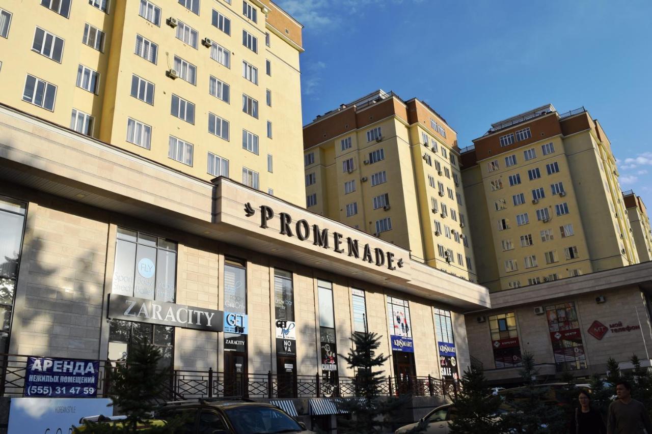 Yellow Apartment In The Center Of Bishkek Ngoại thất bức ảnh