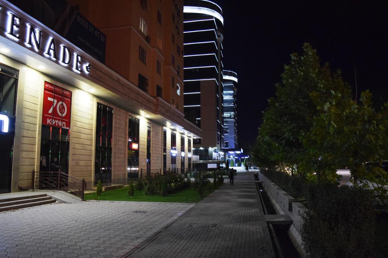Yellow Apartment In The Center Of Bishkek Ngoại thất bức ảnh